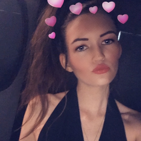 Meet your Posher, Ashley - Picture 2 of 8